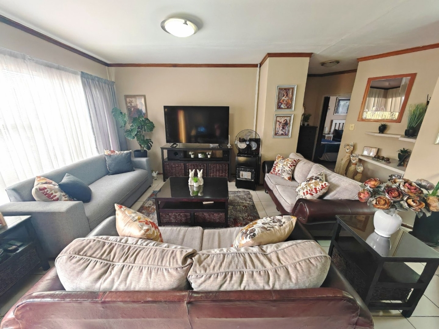 2 Bedroom Property for Sale in Pellissier Free State